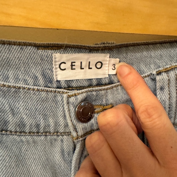 CELLO Wide Leg Hi-Rise Jeans - Picture 3 of 5